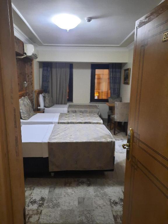 Grand Hisar Hotel Istanboel Buitenkant foto